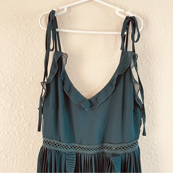 Lulu’s Emerald Green Tie-Strap Pleated Midi Dress Emerald Green XS - Picture 6 of 16